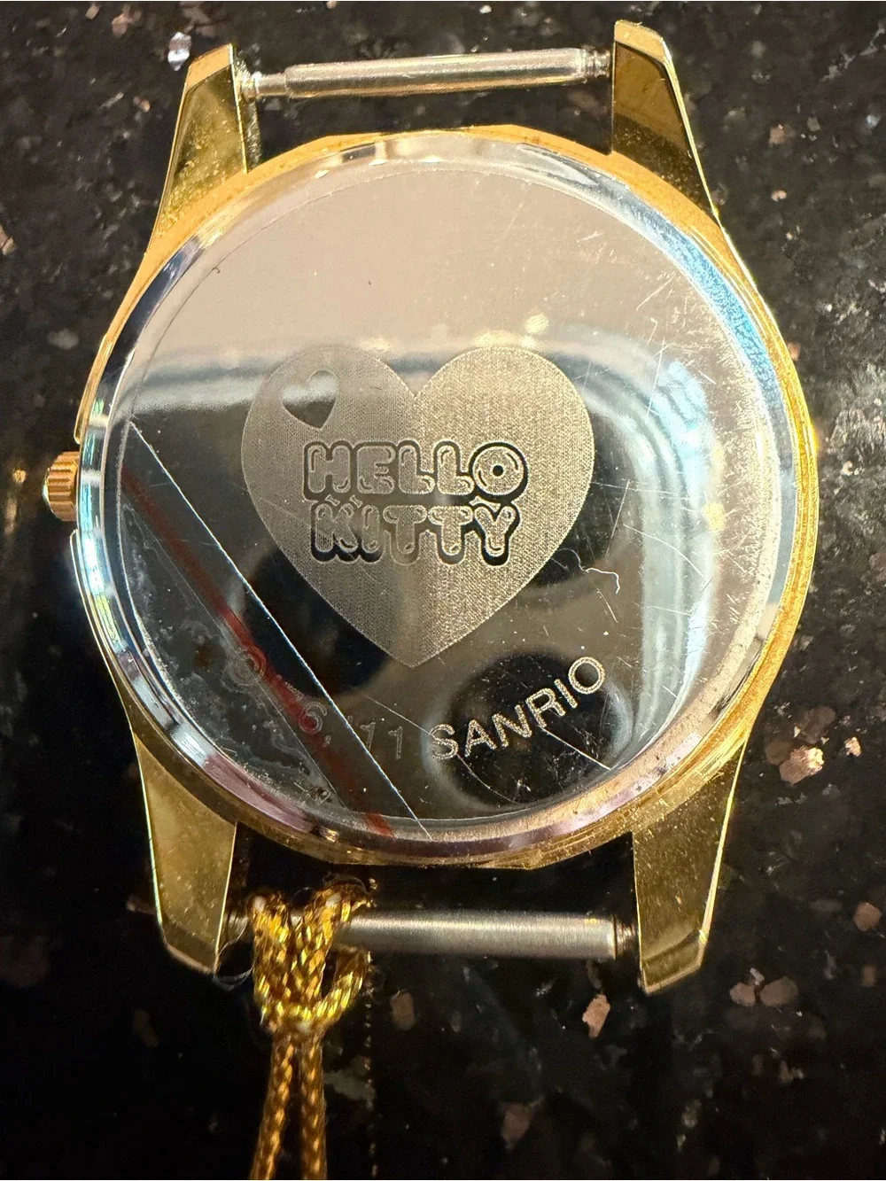 Unworn Vintage 2011 Hello Kitty Gold-Tone Pink Crystal Bezel Watch